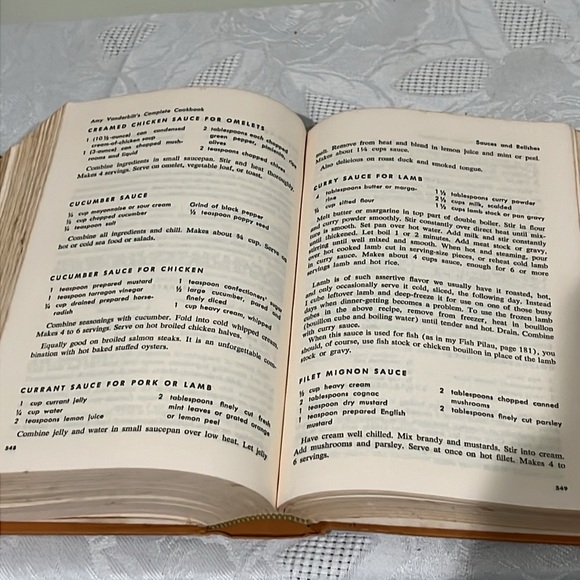 Amy Vanderbilts Complete Cookbook copyright 1961 hardcover VINTAGE - Picture 6 of 16